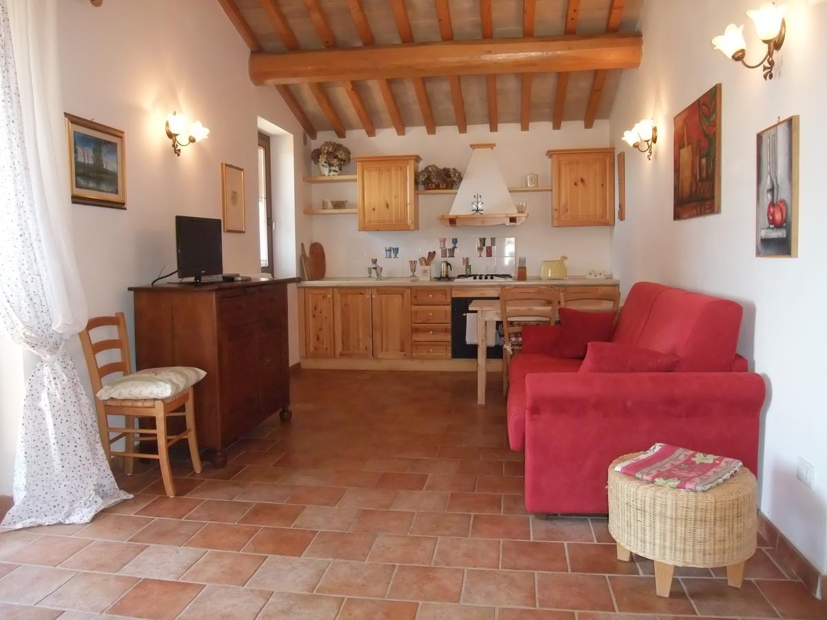 Agriturismo Pian Di Frattina 파브로 외부 사진